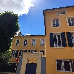 Apartment A Deux Pas Du Theatre