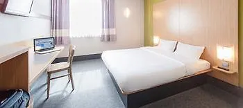 B&B HOTEL Orange - Échangeur A7 A9 France