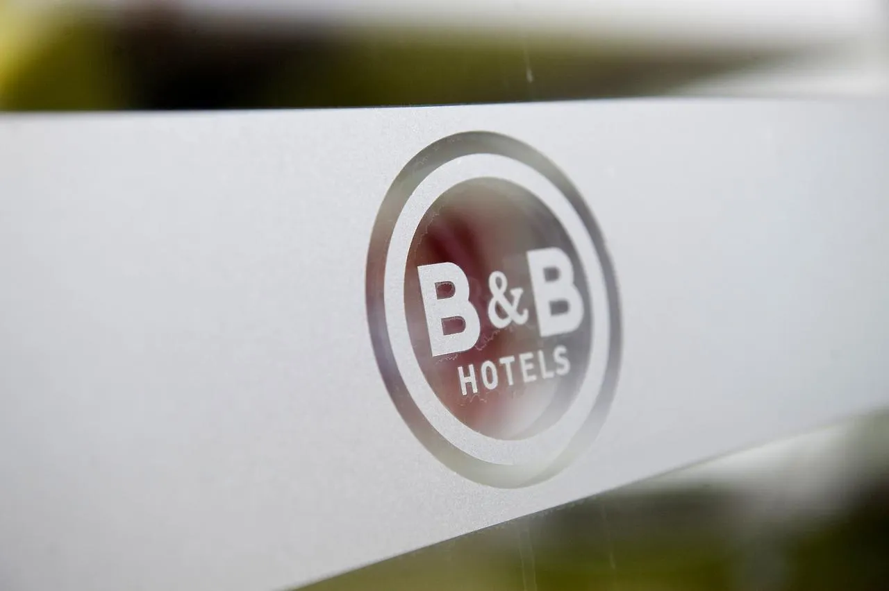 ***  B&B HOTEL Orange - Échangeur A7 A9 France