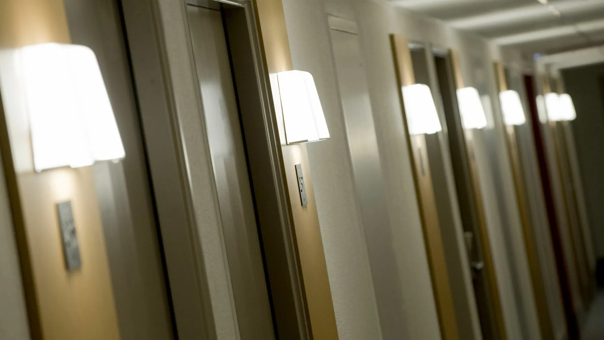 ***  B&B HOTEL Orange - Échangeur A7 A9 France