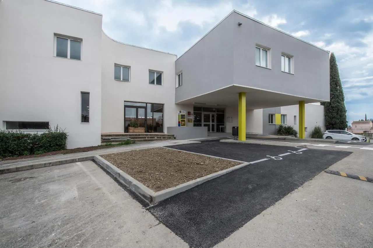 B&B HOTEL Orange - Échangeur A7 A9