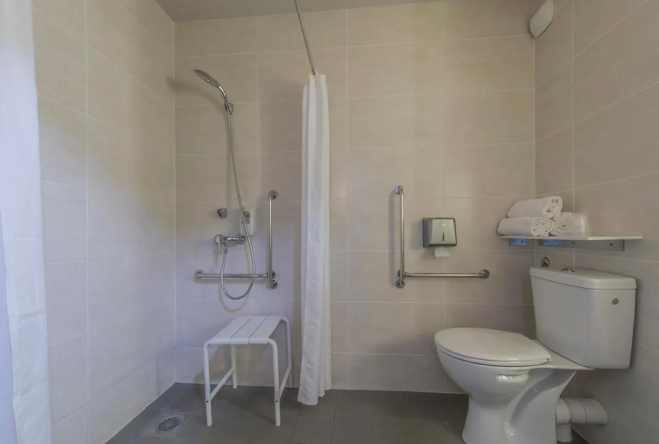 B&B HOTEL Orange - Échangeur A7 A9