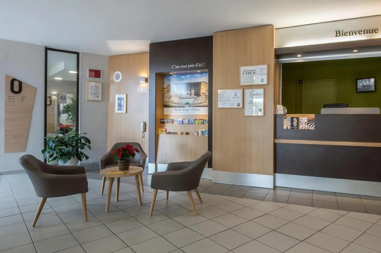 B&B HOTEL Orange - Échangeur A7 A9  Orange (Vaucluse)